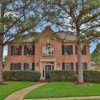 Choose the Right Roofing Contractor
