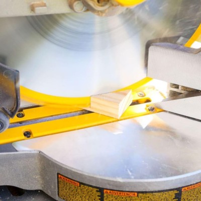 Dewalt DWS774 Miter Saw