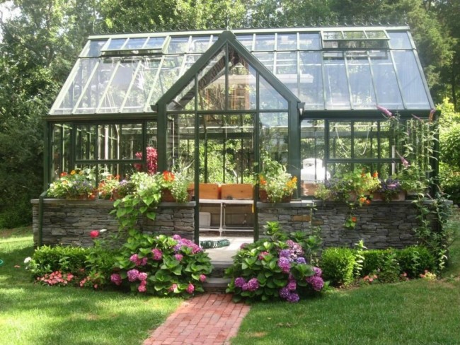 How to Build a Greenhouse at Home