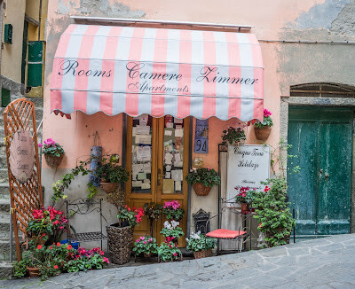 The Best Buyers Guide For Outdoor Awnings