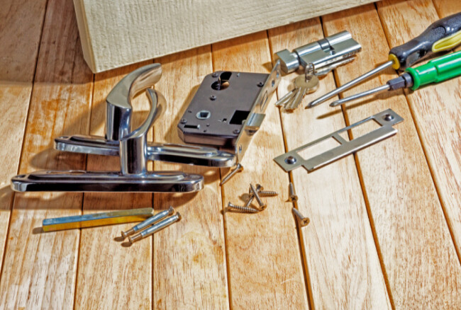 How to Unlock a Deadbolt Lock Without a Key