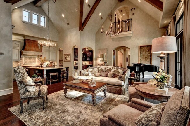 The Benefits of Buying Furniture at Auctions