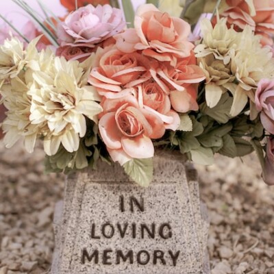 How to Plan a Service to Celebrate a Life