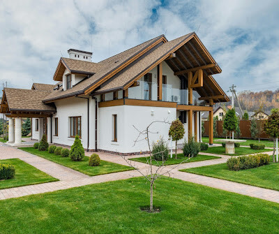Time for a New Roof? 6 Signs Your Roof Needs Expert’s Attention
