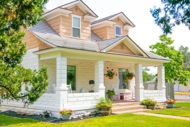 Land Contract vs. Cash Sale: Which Makes More Sense for a Mississippi Seller?