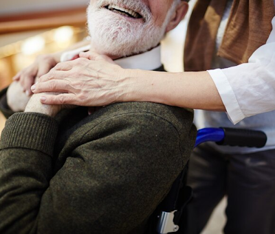 How Senior Helplines Provide Support